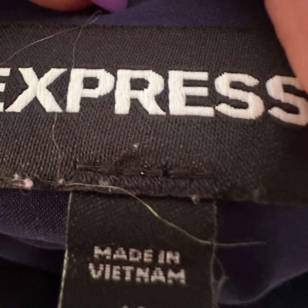 Like new Express‎ Blue Linen Pencil Skirt. Size 10.